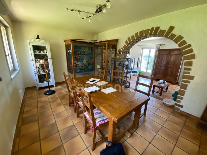 Maison - 185 m² - 9 pièces