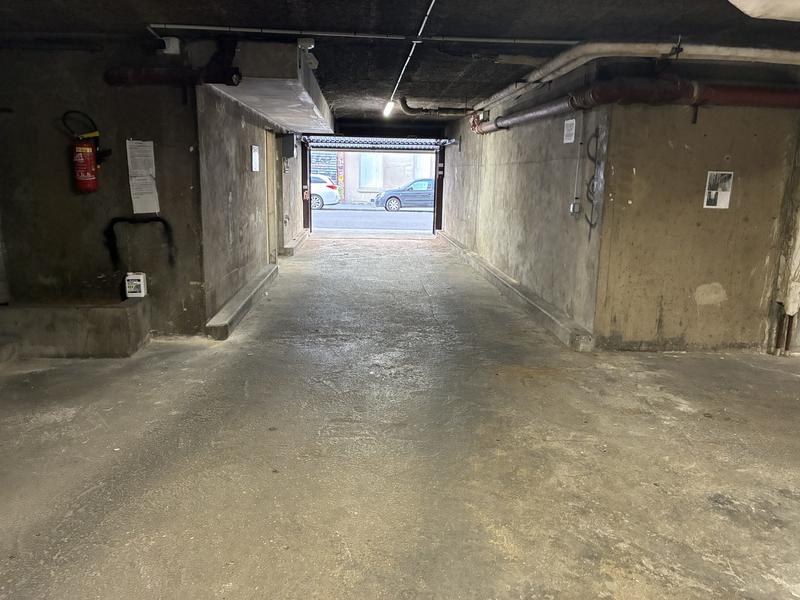 Parking / Garage - 12 m²