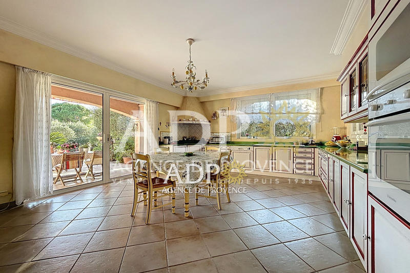 Maison - 174 m² - 4 pièces