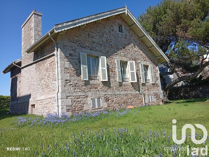 Maison - 180 m² - 6 pièces