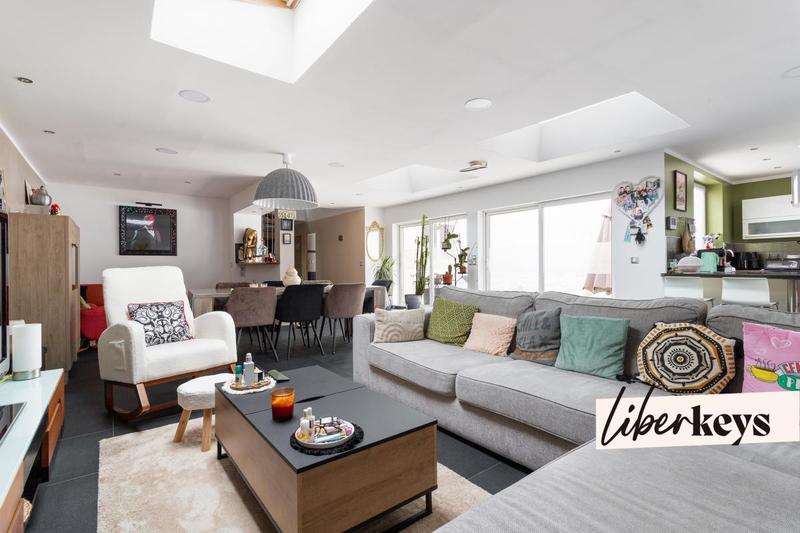 Maison - 208 m² - 8 pièces