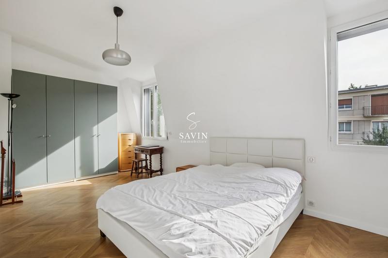 Maison - 247 m² - 8 pièces