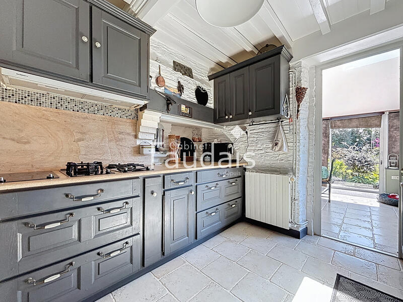 Maison - 187 m² - 7 pièces