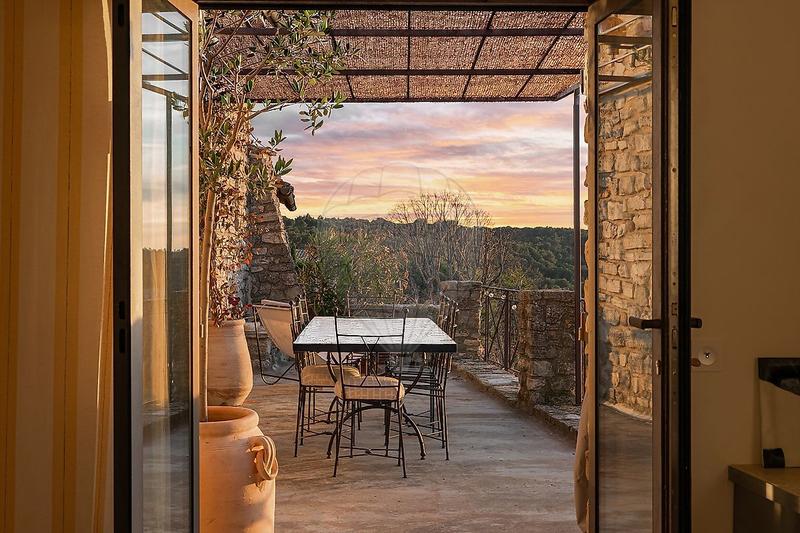 Maison - 203 m² - 6 pièces