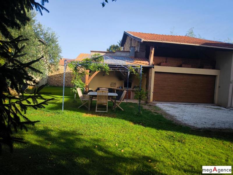 Propriété - 185 m² - 6 pièces