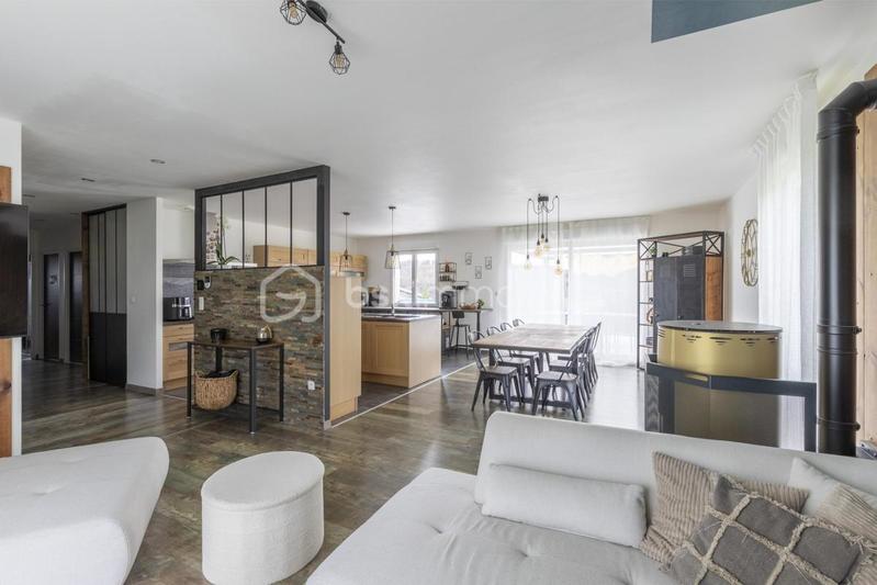 Maison - 138 m² - 5 pièces