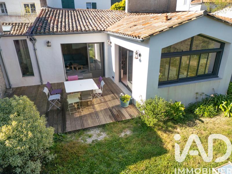 Maison - 141 m² - 7 pièces