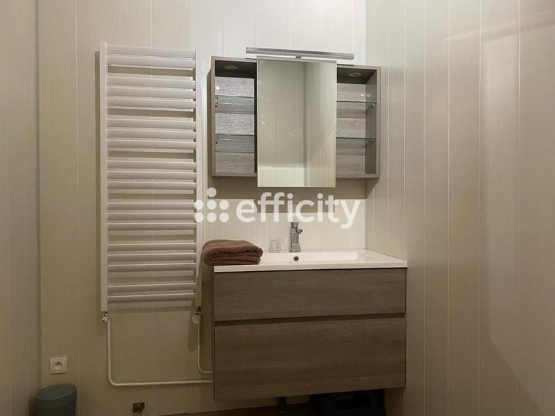 Maison - 310 m² - 16 pièces