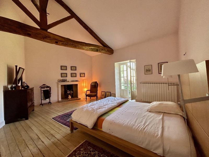 Maison - 336 m² - 10 pièces