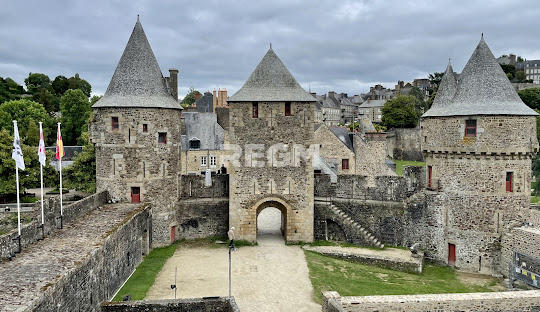 Propriété - 8 191 m² - 11 pièces