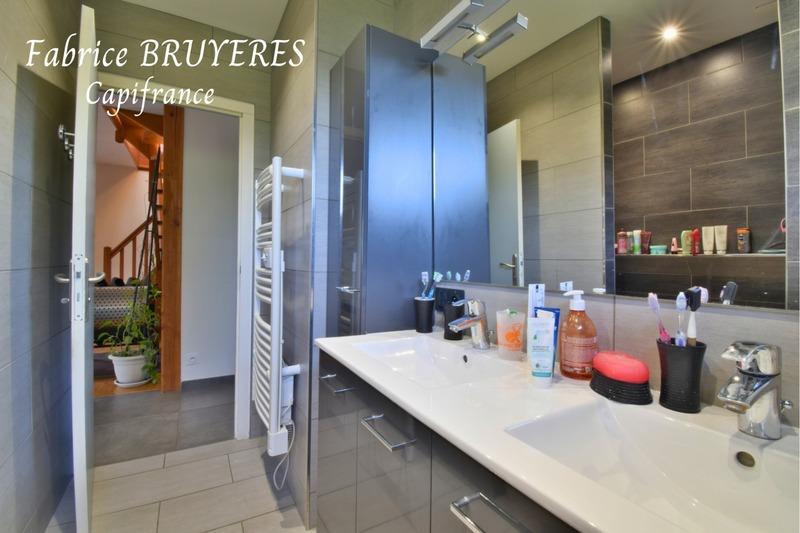 Maison - 170 m² - 9 pièces