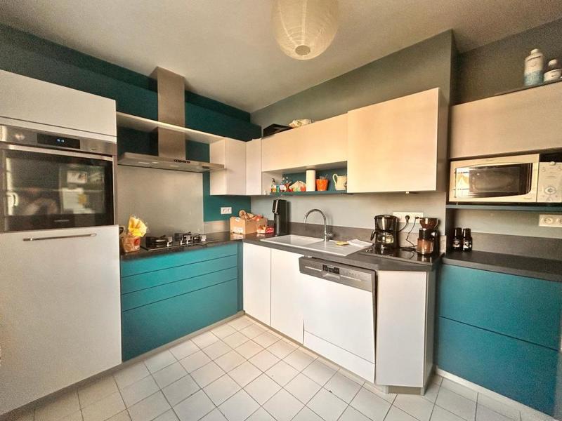 Maison - 221 m² - 10 pièces