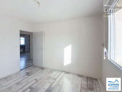 Maison - 97 m² - 4 pièces