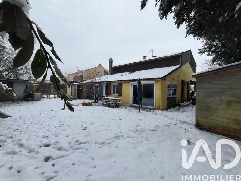 Maison - 213 m² - 8 pièces