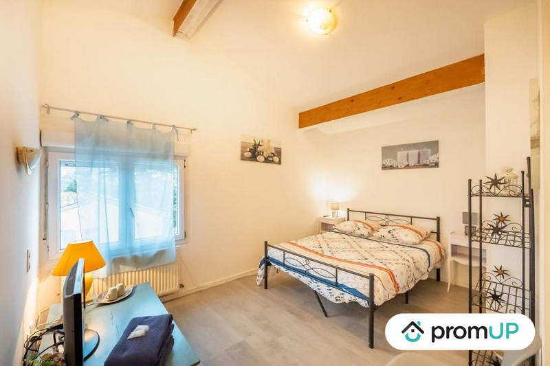 Maison traditionnelle - 260 m² - 8 pièces