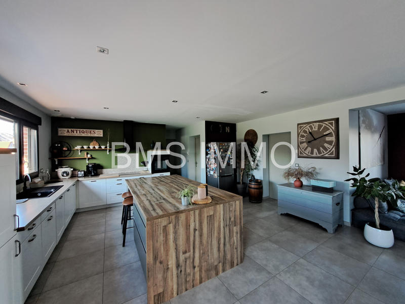 Maison - 144 m² - 5 pièces