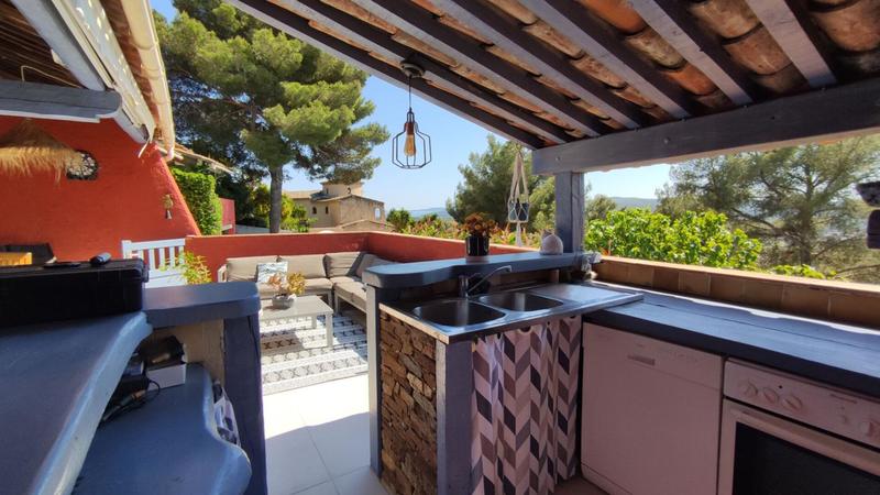 Maison - 360 m² - 16 pièces