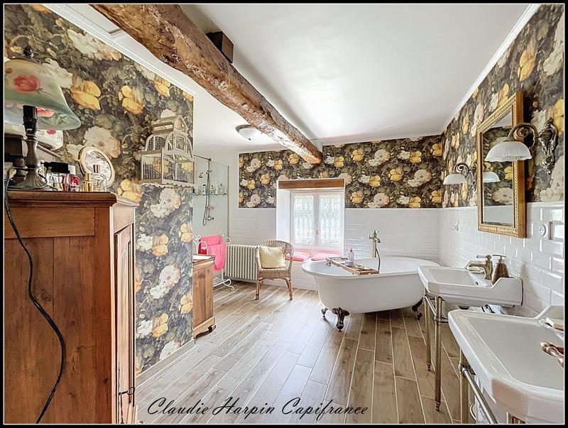 Maison - 288 m² - 8 pièces