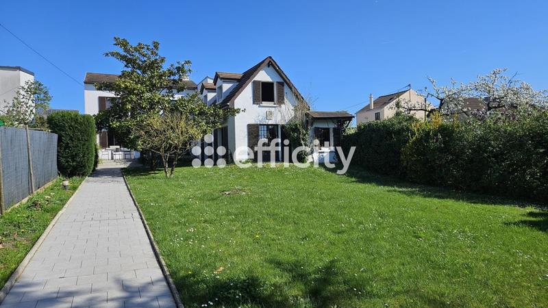 Maison - 233 m² - 8 pièces