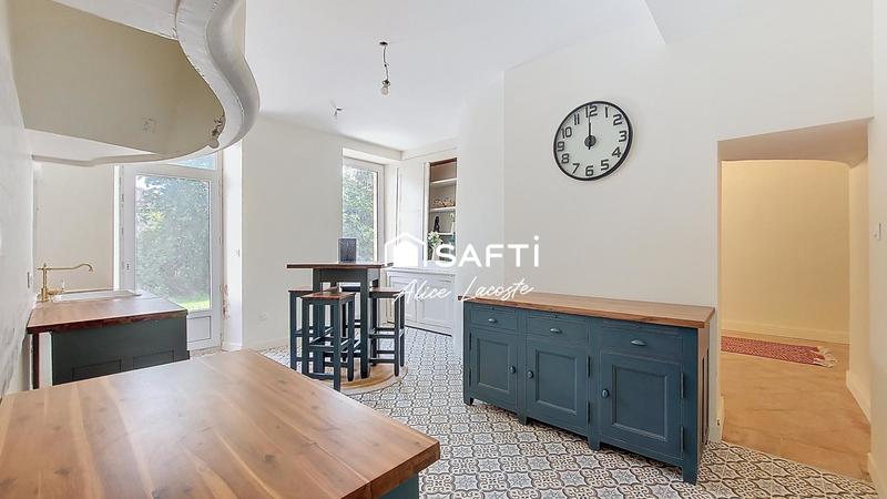 Maison - 245 m² - 7 pièces