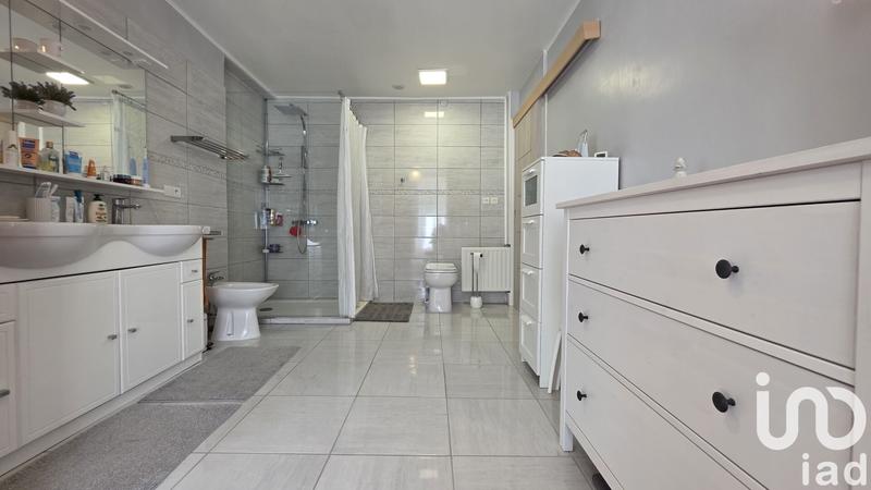 Maison - 225 m² - 7 pièces