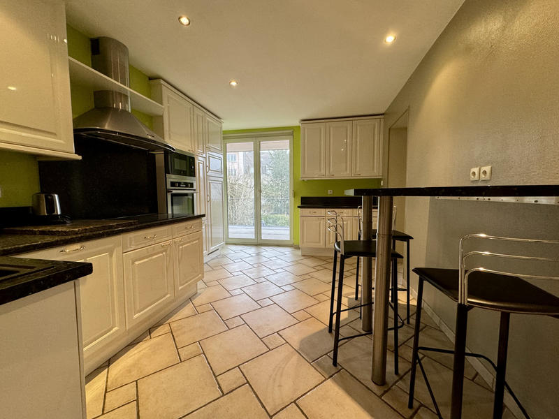 Appartement - 130 m² - 5 pièces