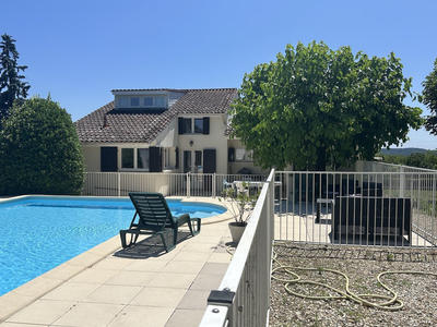 Maison - 125 m² - 7 pièces