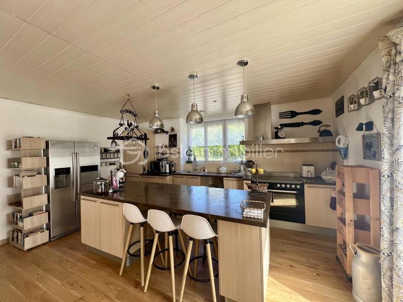 Corps de ferme - 143 m² - 6 pièces