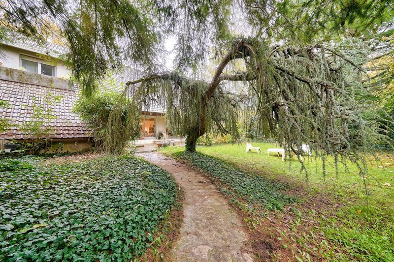 Demeure - 327 m² - 10 pièces