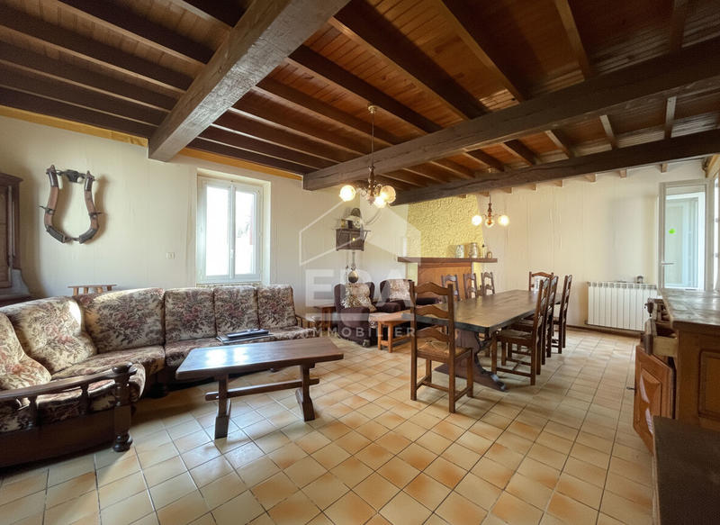 Maison - 187 m² - 7 pièces