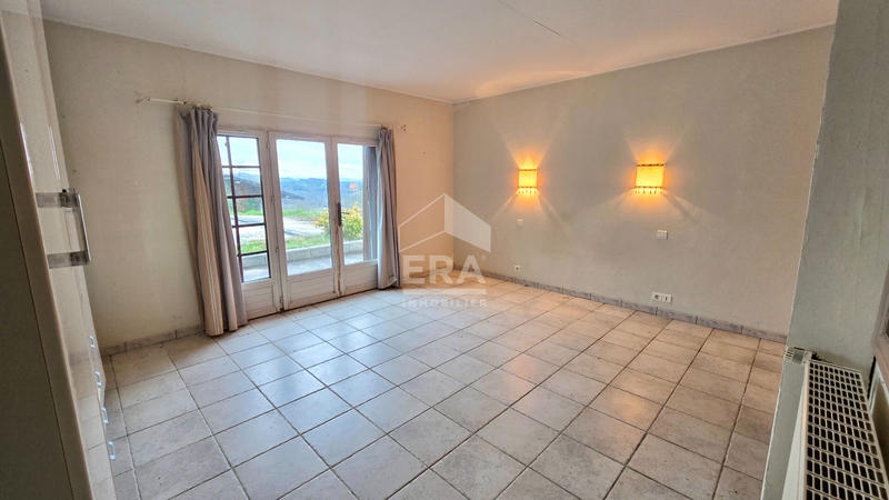 Maison - 414 m² - 9 pièces