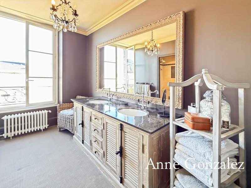 Maison bourgeoise - 275 m² - 9 pièces