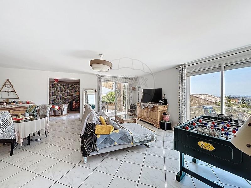 Maison - 180 m² - 6 pièces