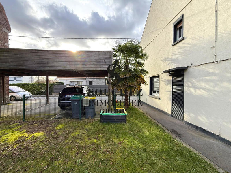 Local d'activités - 128 m² - 6 pièces