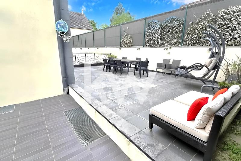 Maison d'architecte - 446 m² - 9 pièces