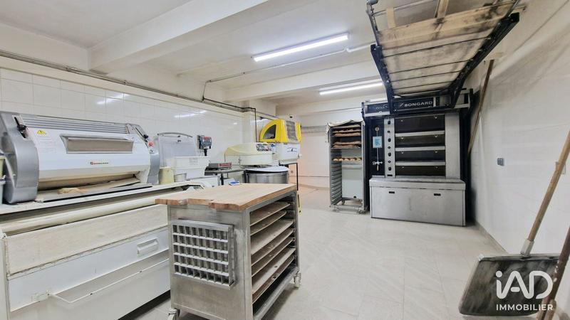 Local commercial - 207 m²