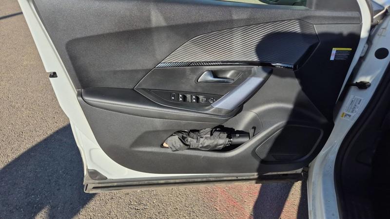 Peugeot 2008 136 50 kWh Allure