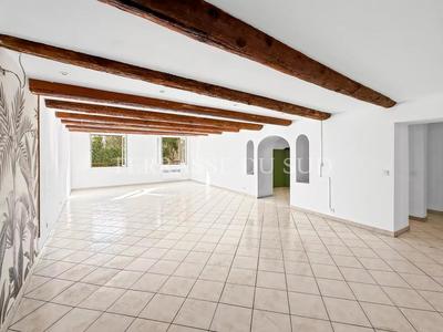 Appartement - 144 m² - 5 pièces