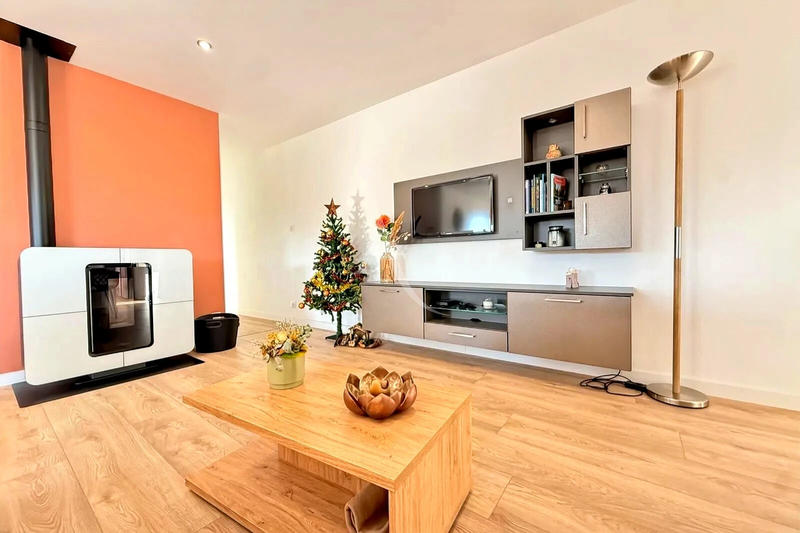 Maison - 98 m² - 4 pièces