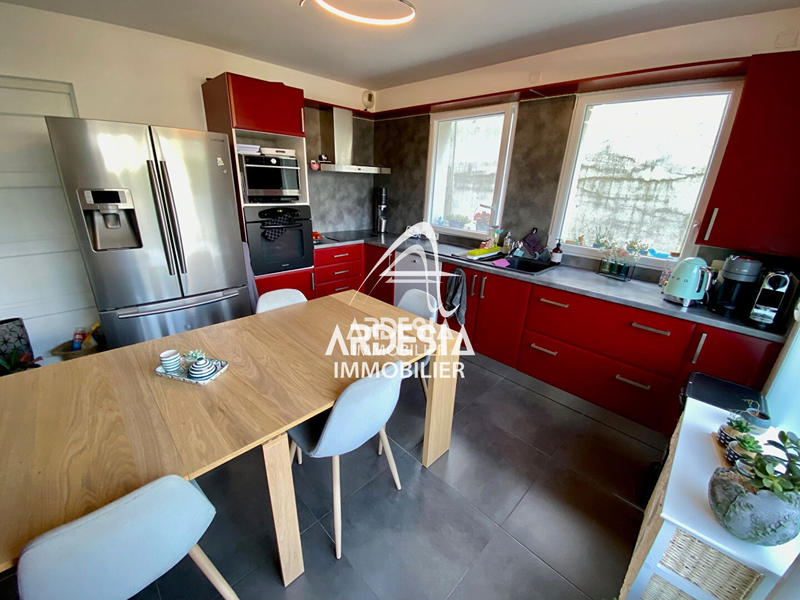 Maison - 189 m² - 6 pièces