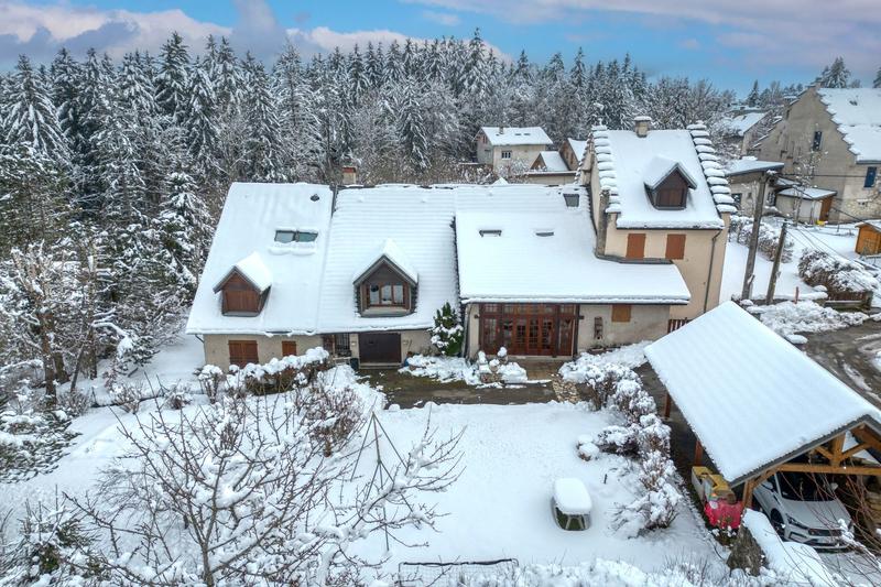 Maison - 318 m² - 5 pièces