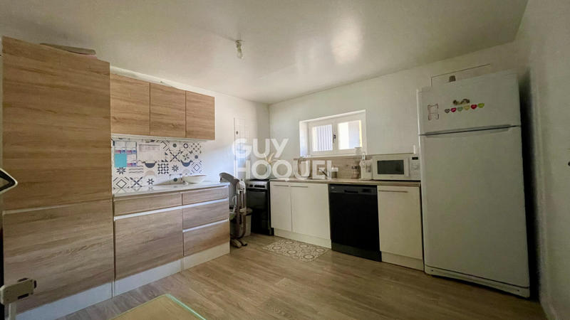 Maison - 234 m² - 10 pièces