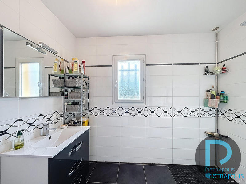 Maison - 97 m² - 4 pièces