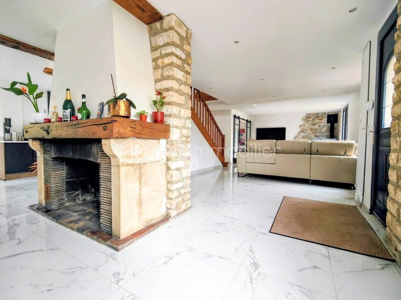 Maison - 224 m² - 14 pièces