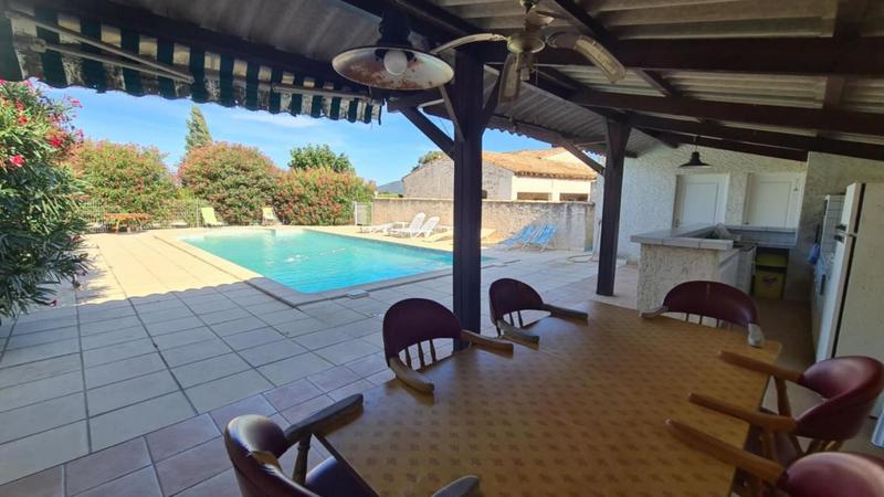 Maison - 259 m² - 9 pièces