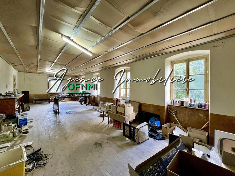 Maison - 846 m² - 26 pièces