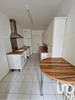 Appartement - 90 m² - 5 pièces