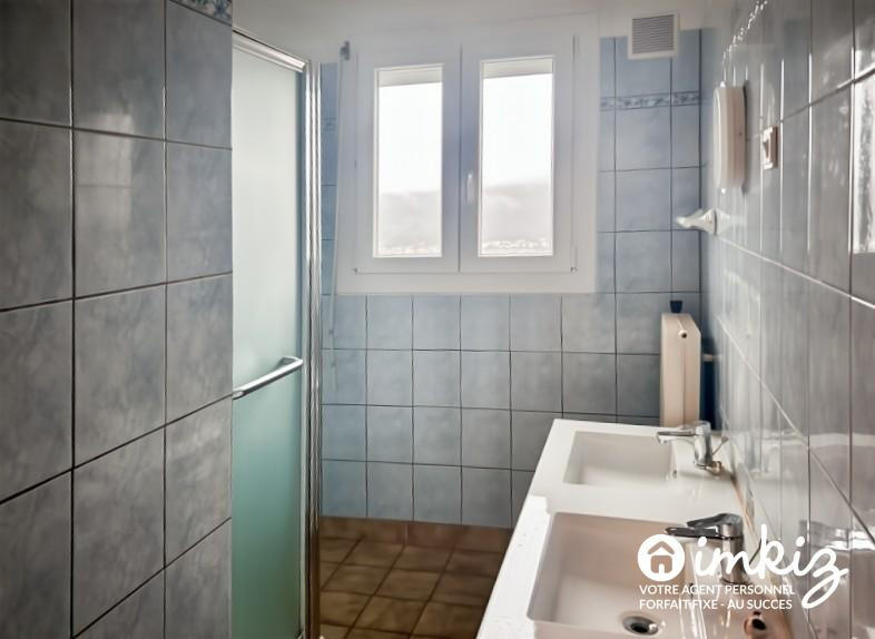 Maison - 210 m² - 10 pièces