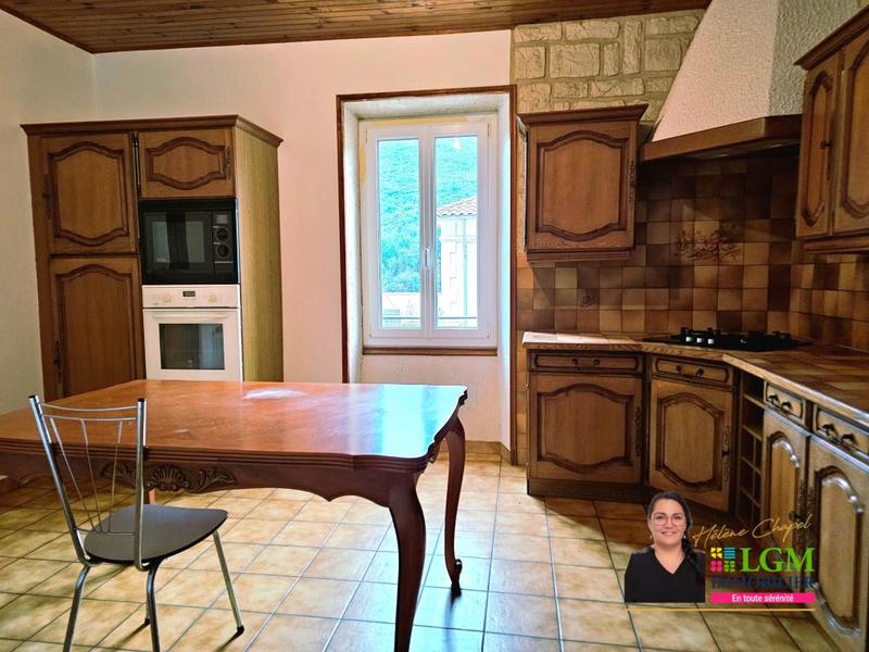 Maison - 240 m² - 7 pièces