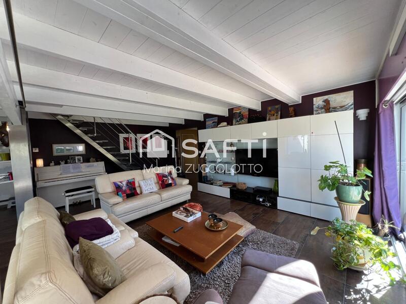 Maison - 178 m² - 10 pièces